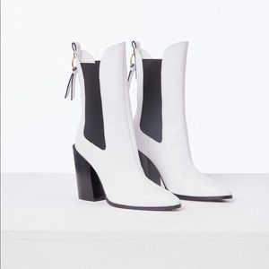 ISO Frame Le Manhattan Bootie - White